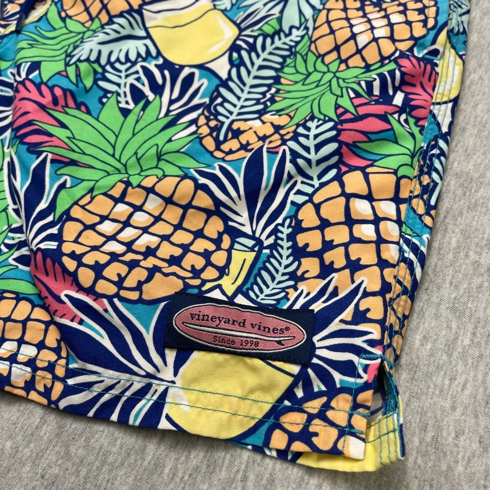 Vineyard Vines Mens Tropical Pineapple Cocktail Print Swim Trunks Blue Multi